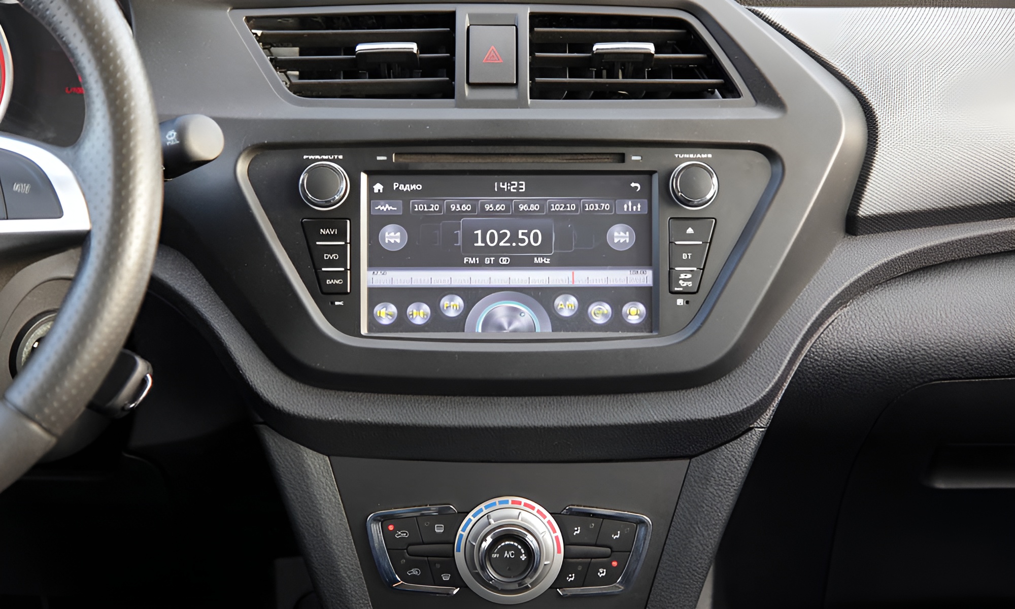 Интерьер/салон нового автомобиля Lifan X50