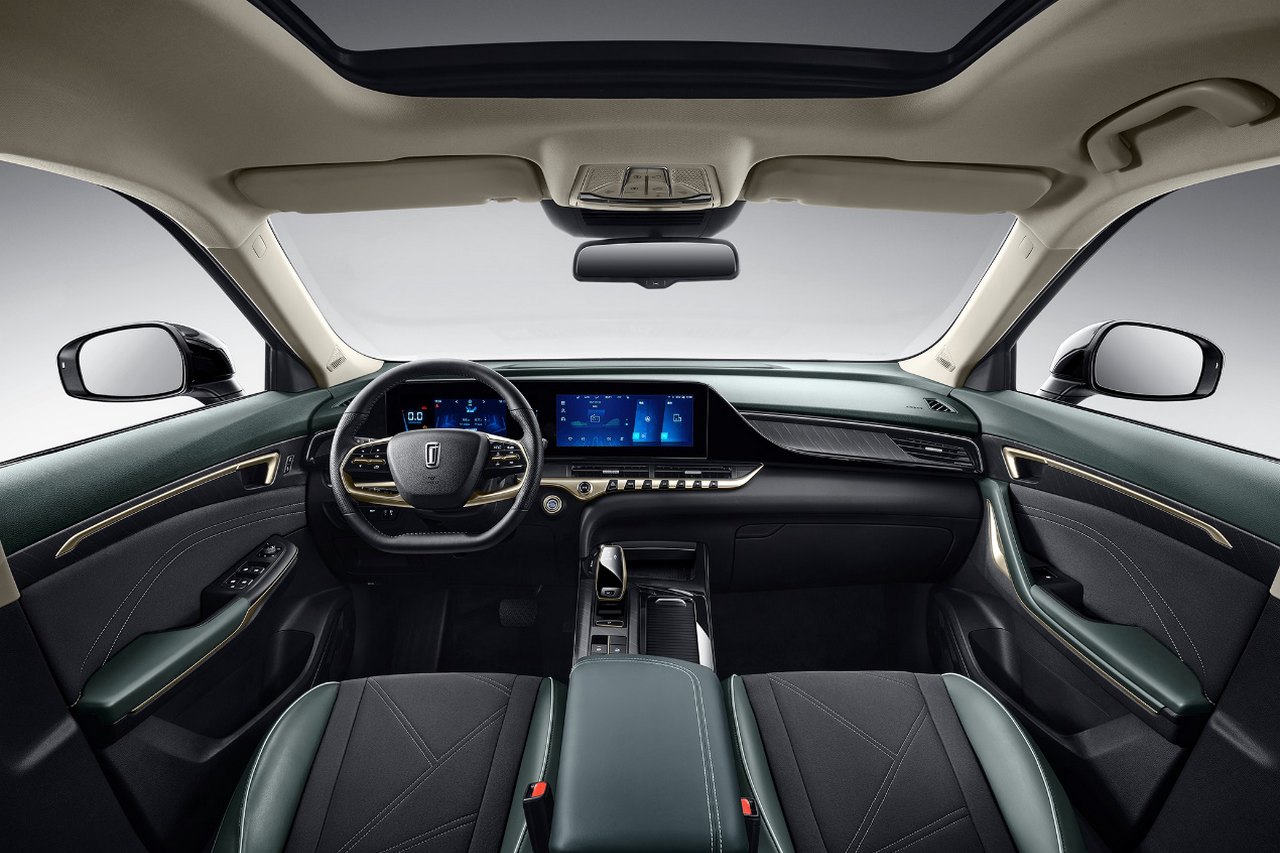 Интерьер/салон нового автомобиля FAW Bestune T55