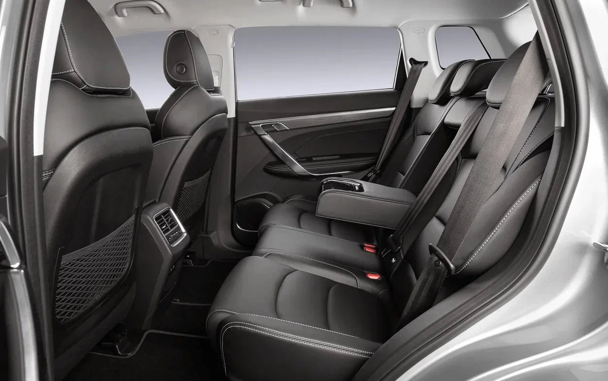 Интерьер/салон нового автомобиля Geely Atlas Pro