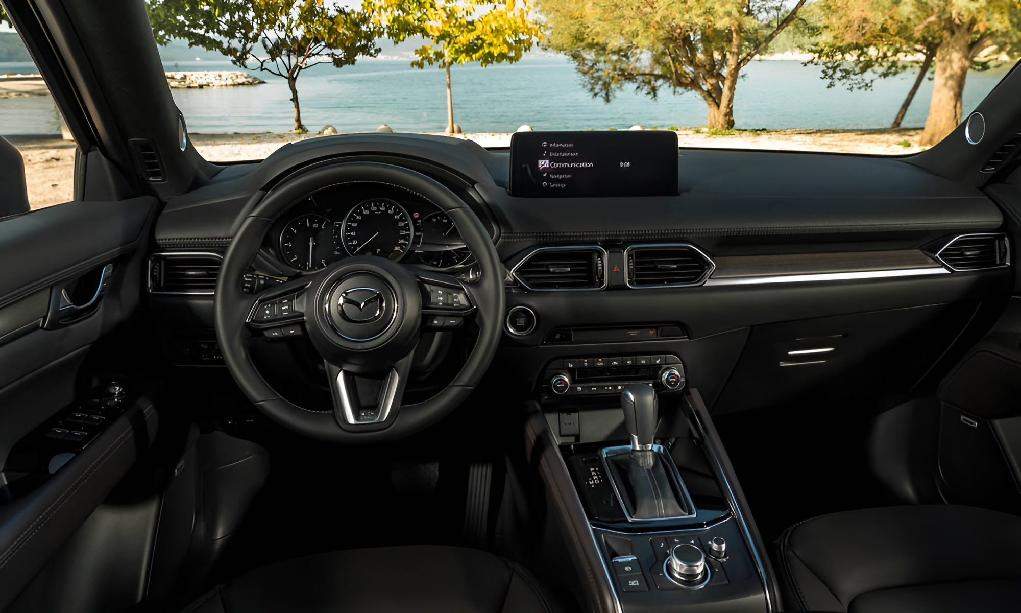 Интерьер/салон нового автомобиля Mazda CX-5