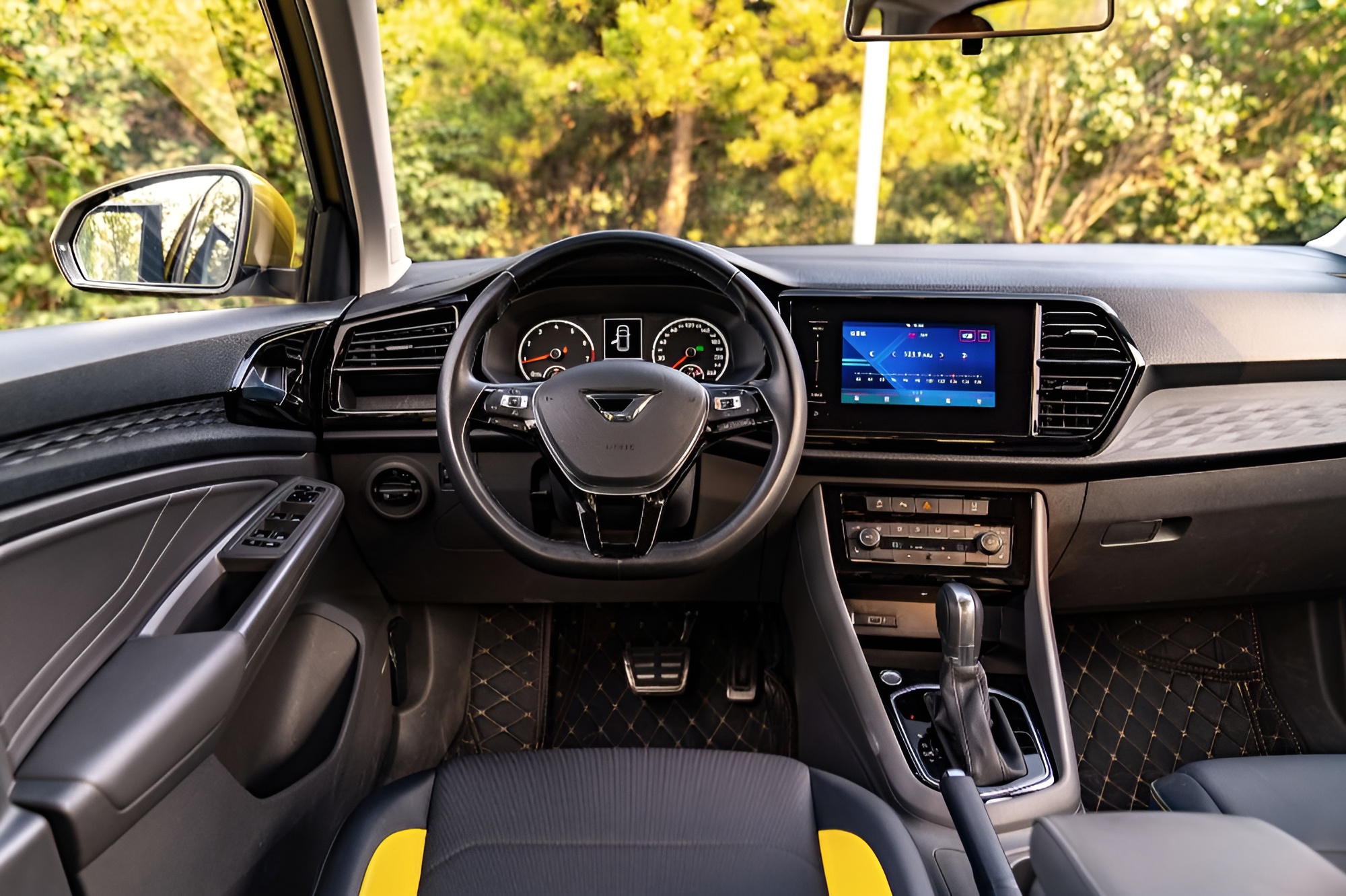 Интерьер/салон нового автомобиля Jetta VS5