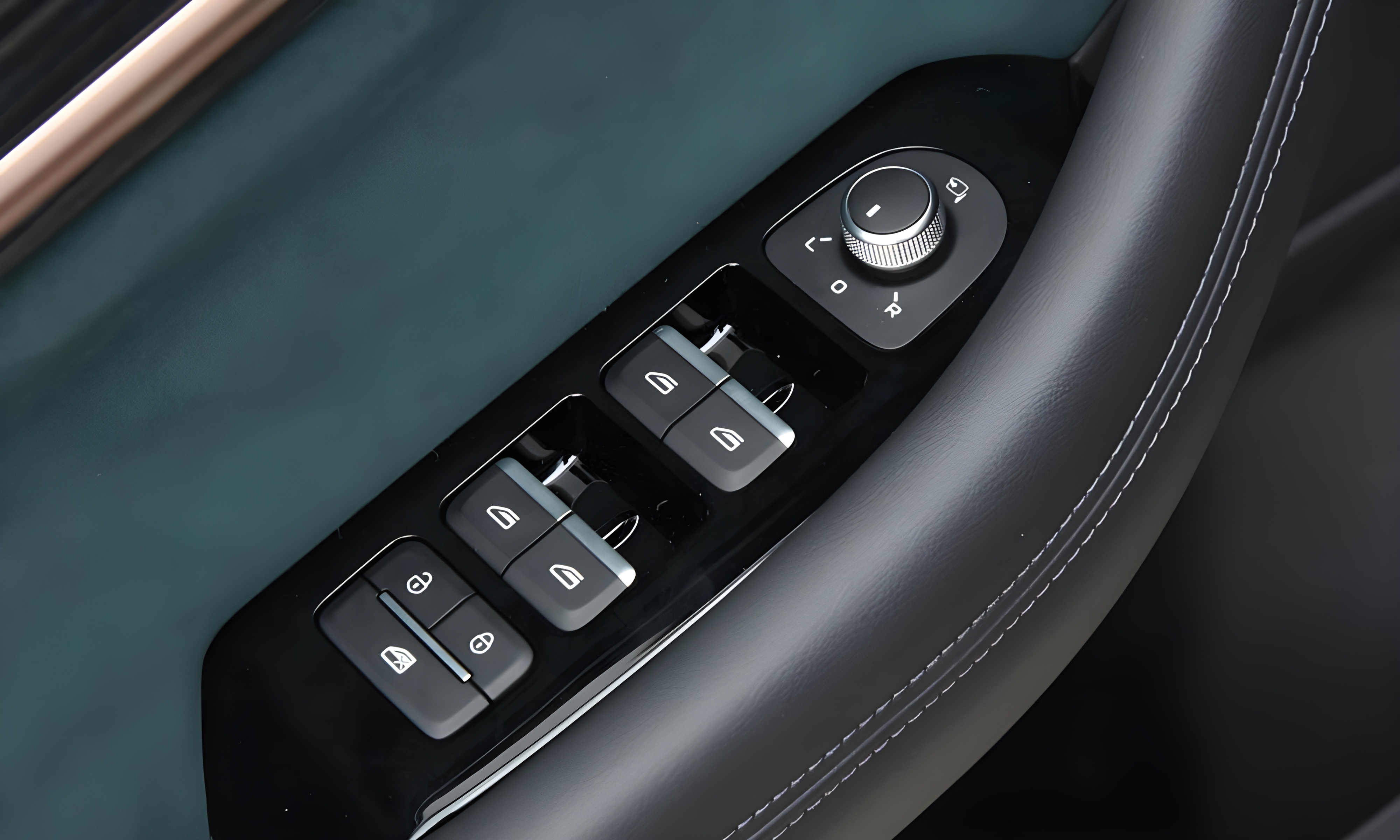 Интерьер/салон нового автомобиля Geely Monjaro