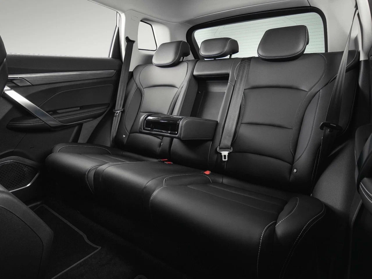 Интерьер/салон нового автомобиля Geely Atlas Pro