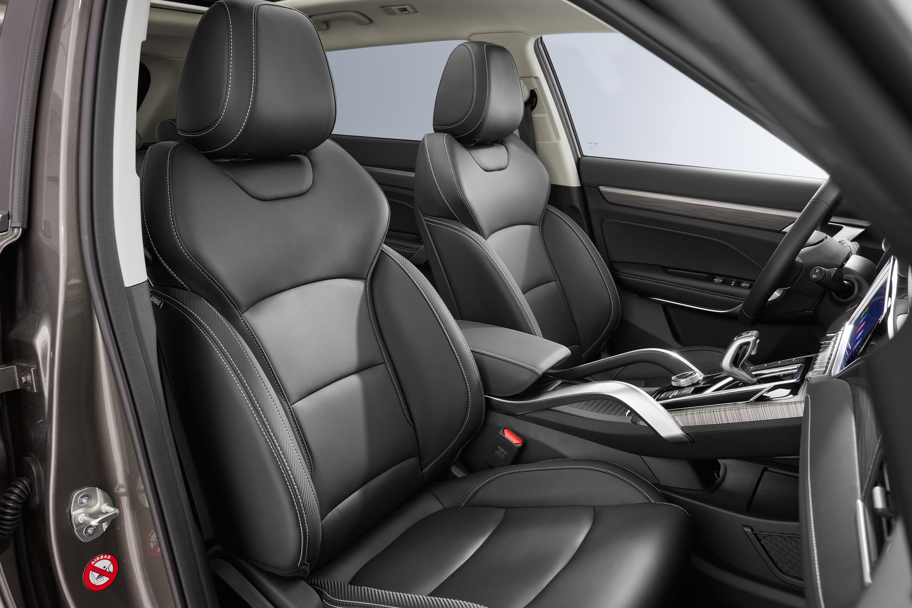 Интерьер/салон нового автомобиля Belgee X70 NEW