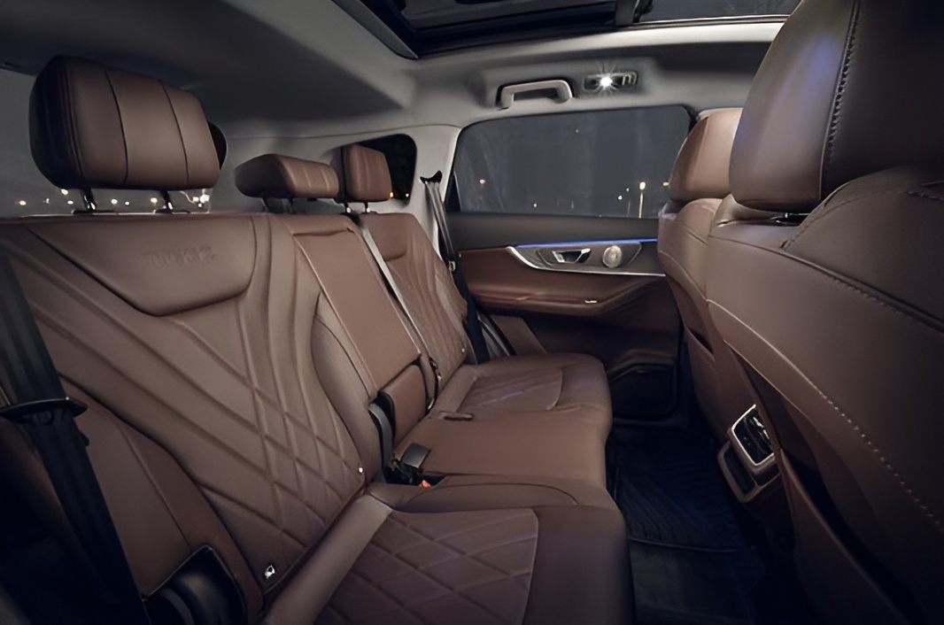 Интерьер/салон нового автомобиля Chery Tiggo 8 Pro Max