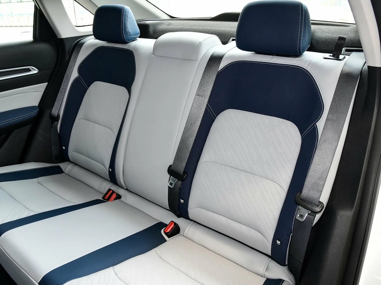 Интерьер/салон нового автомобиля Geely Emgrand