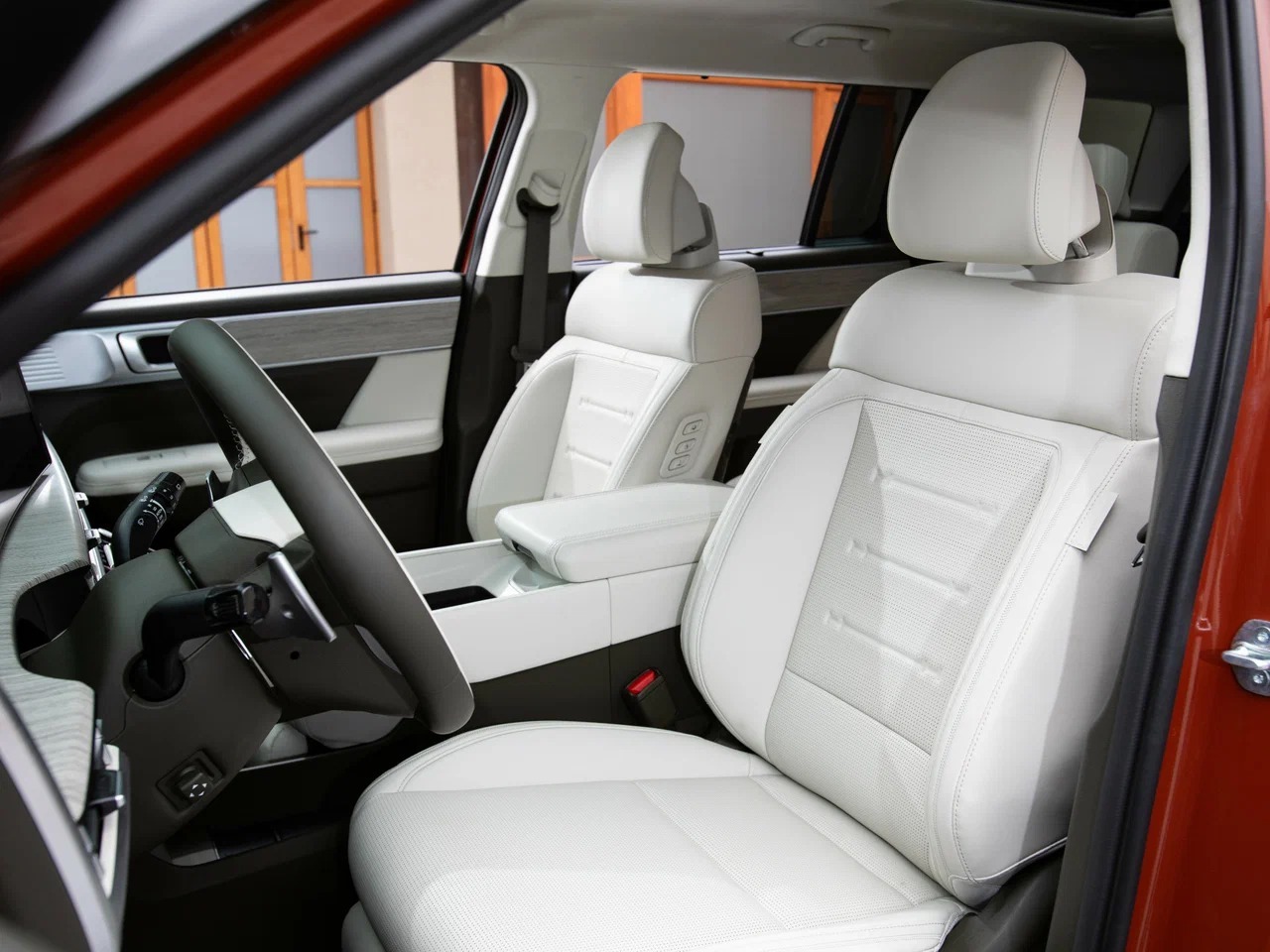 Интерьер/салон нового автомобиля Hyundai Santa Fe