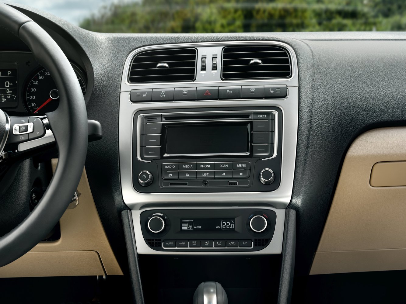 Интерьер/салон нового автомобиля Volkswagen Polo Sedan