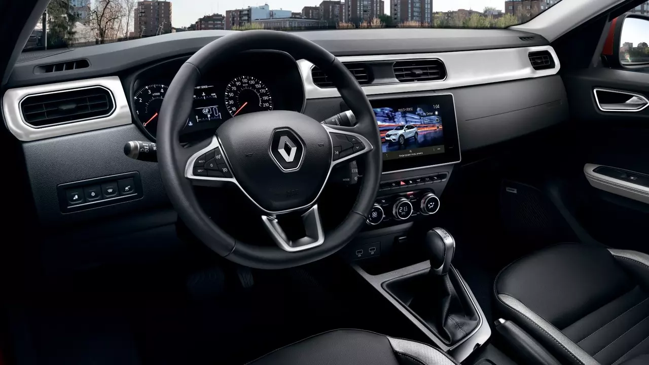 Интерьер/салон нового автомобиля Renault Arkana