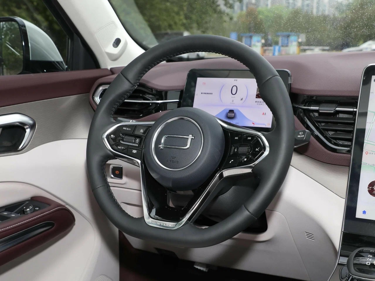 Интерьер/салон нового автомобиля FAW Bestune T90