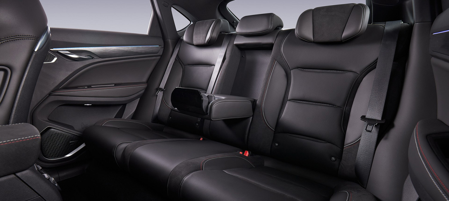 Интерьер/салон нового автомобиля Geely Tugella