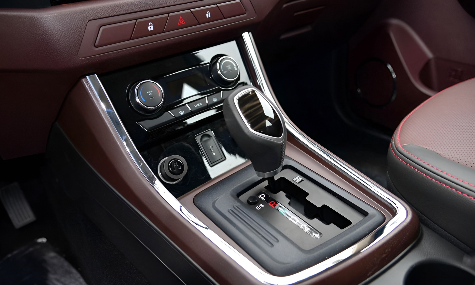 Интерьер/салон нового автомобиля Lifan Myway