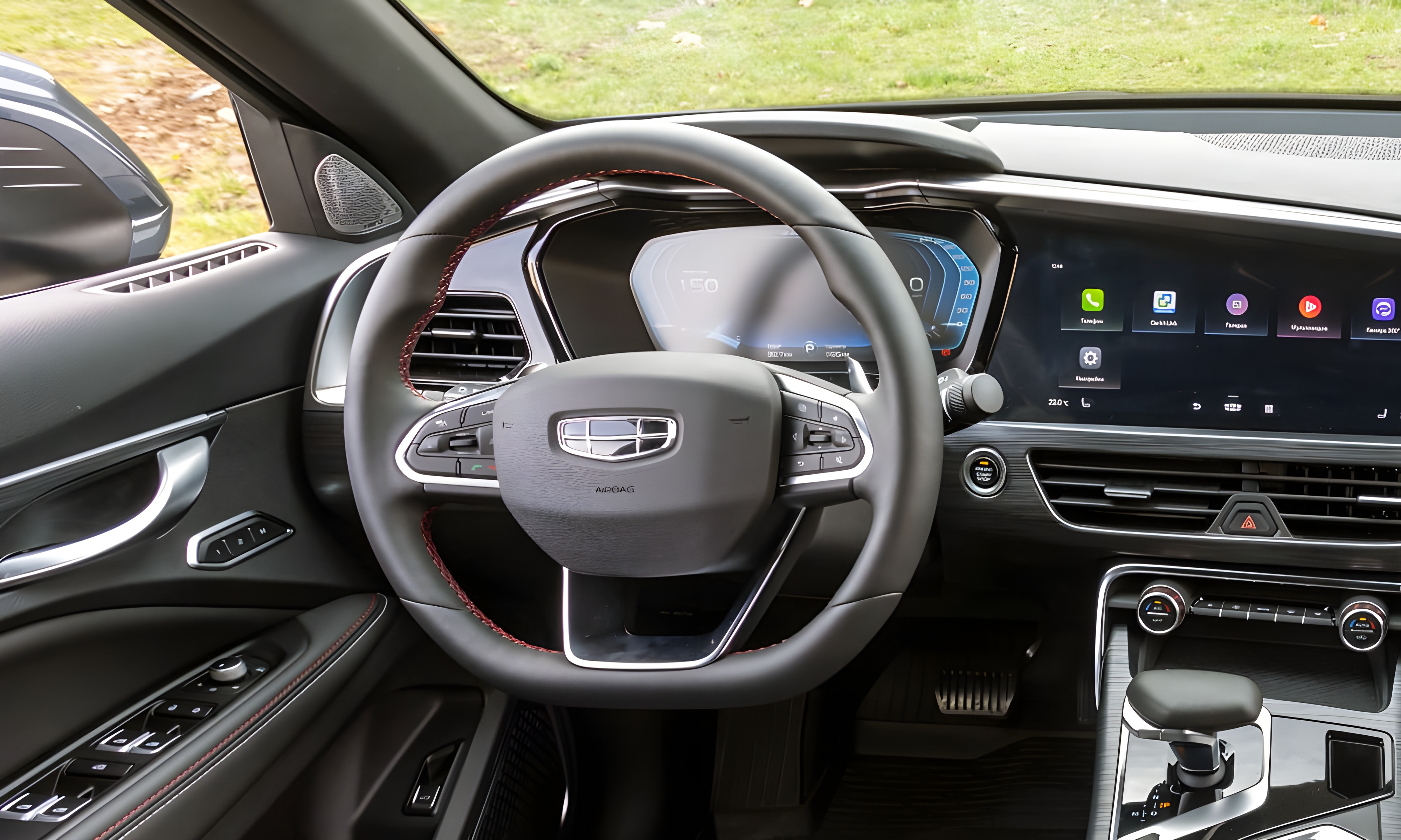 Интерьер/салон нового автомобиля Geely Tugella