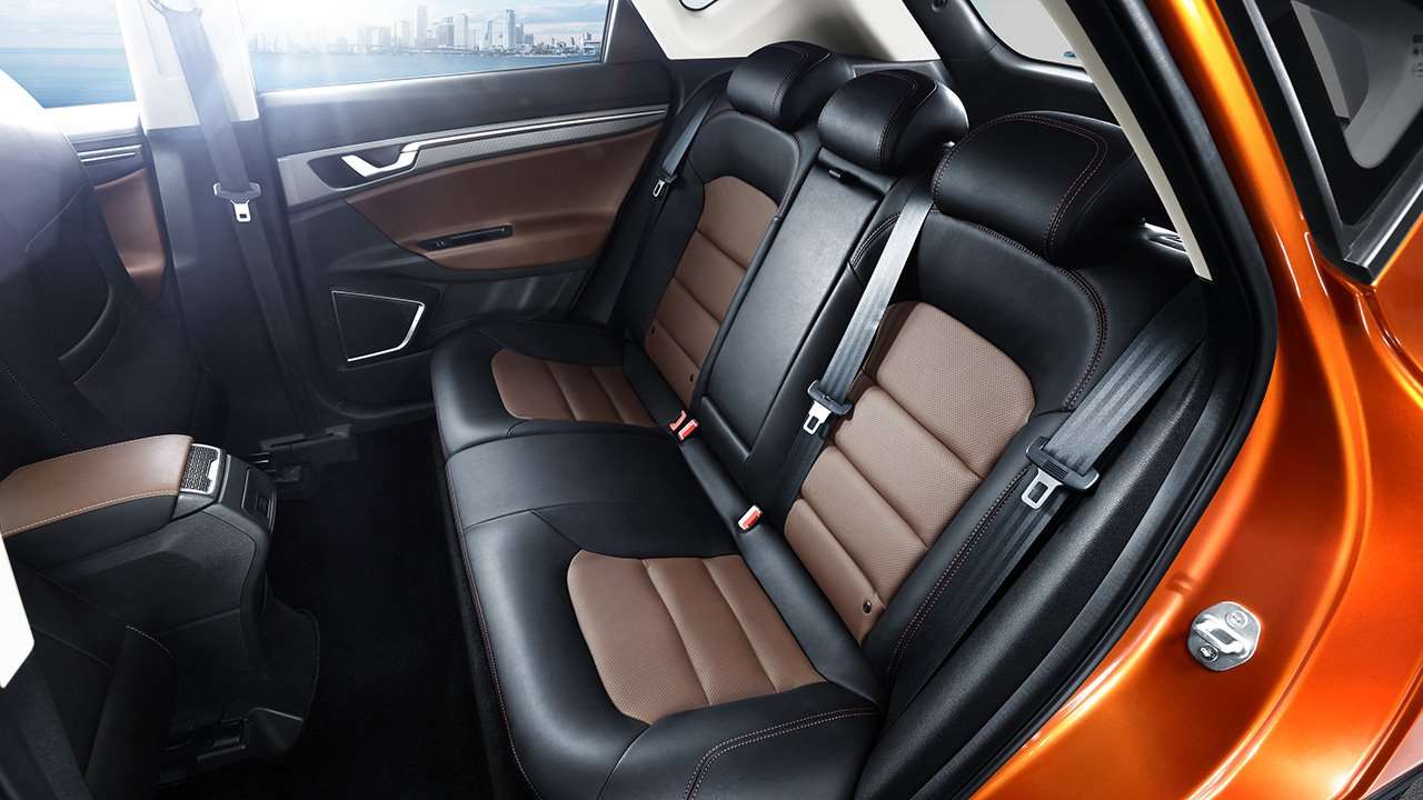 Интерьер/салон нового автомобиля Geely GS