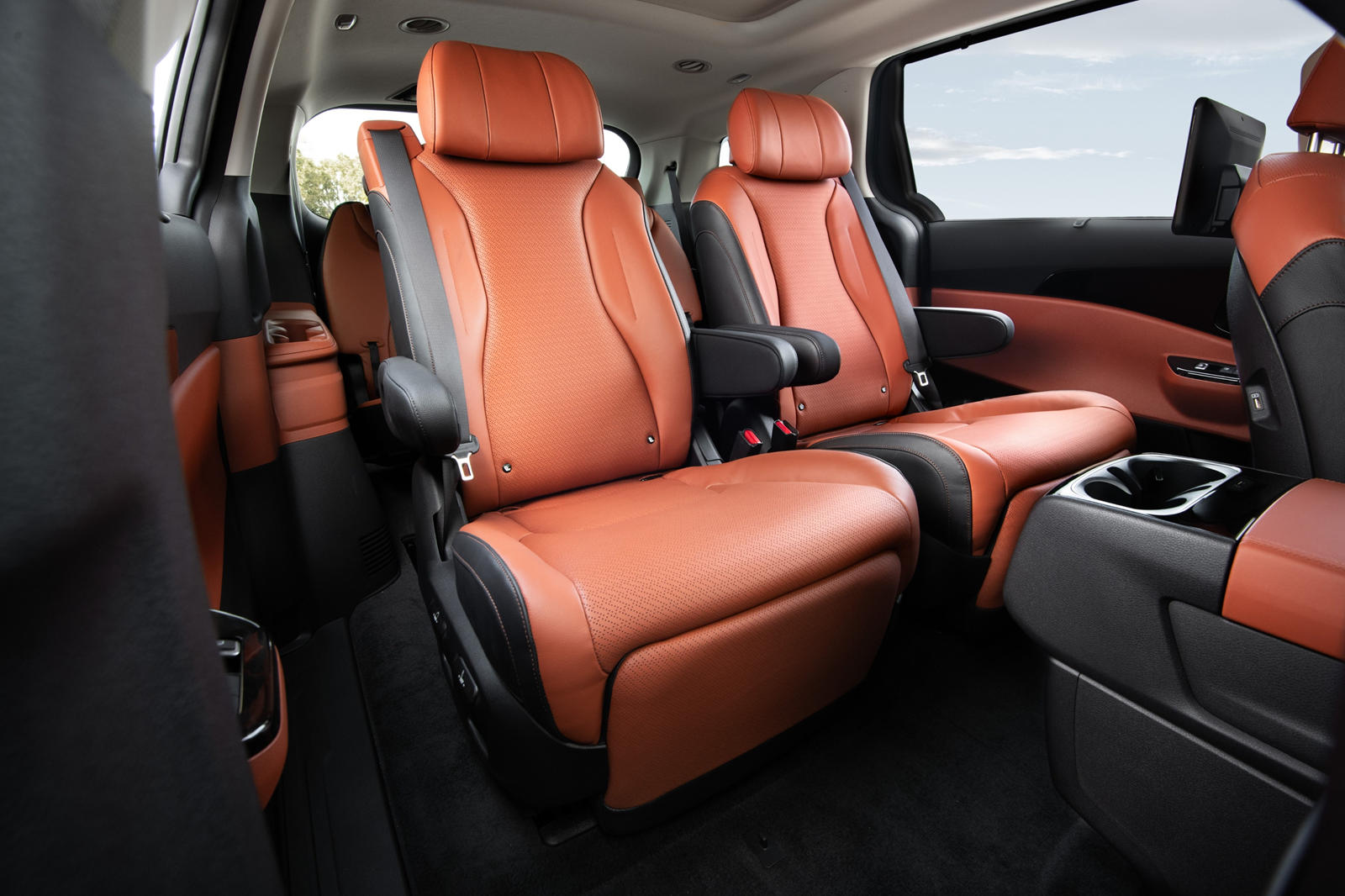 Интерьер/салон нового автомобиля Kia Carnival