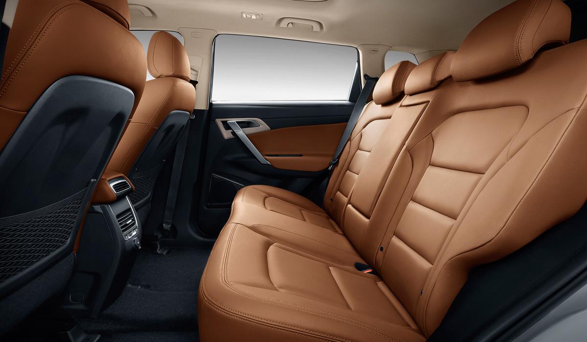 Интерьер/салон нового автомобиля Geely Atlas