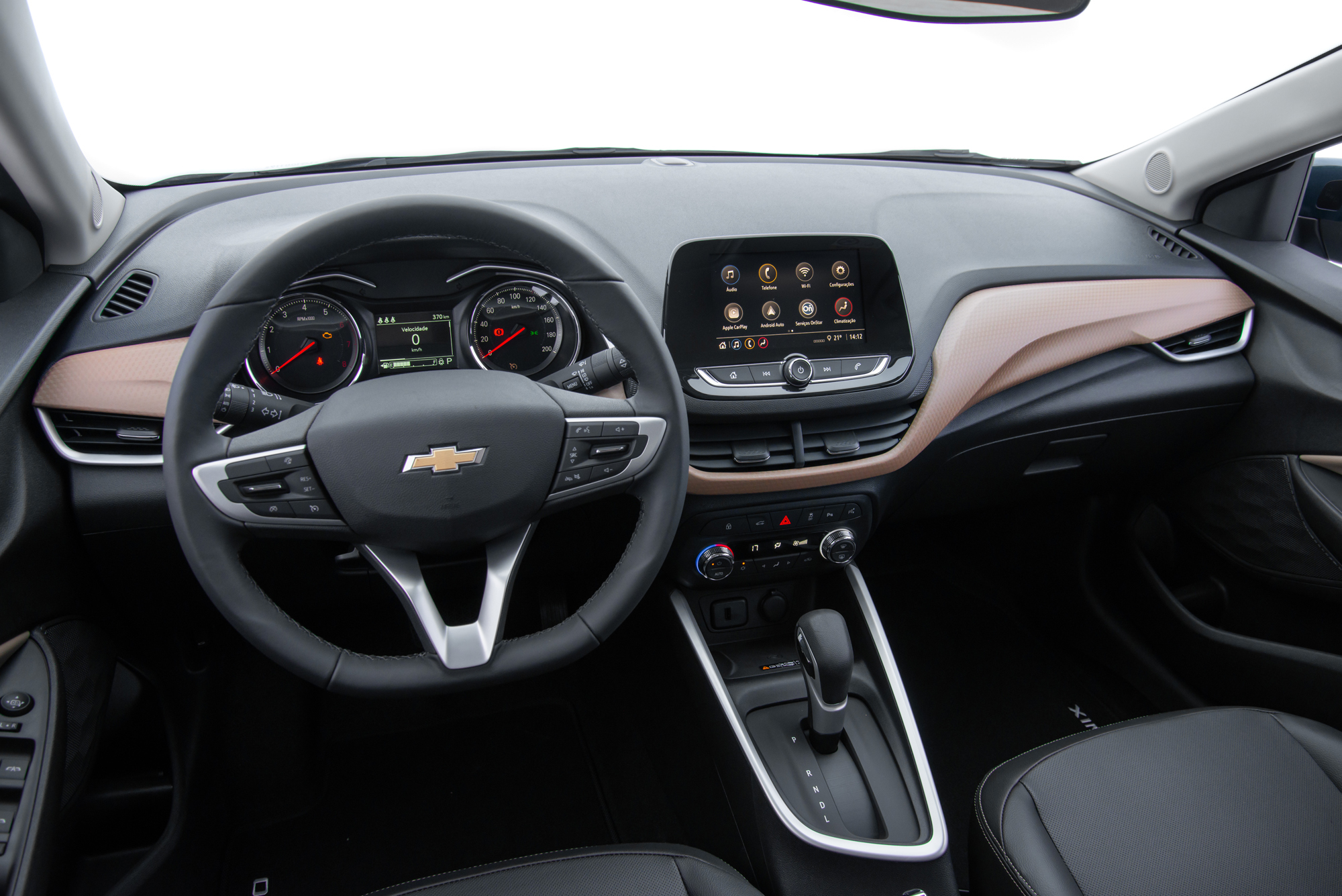 Интерьер/салон нового автомобиля Chevrolet Onix