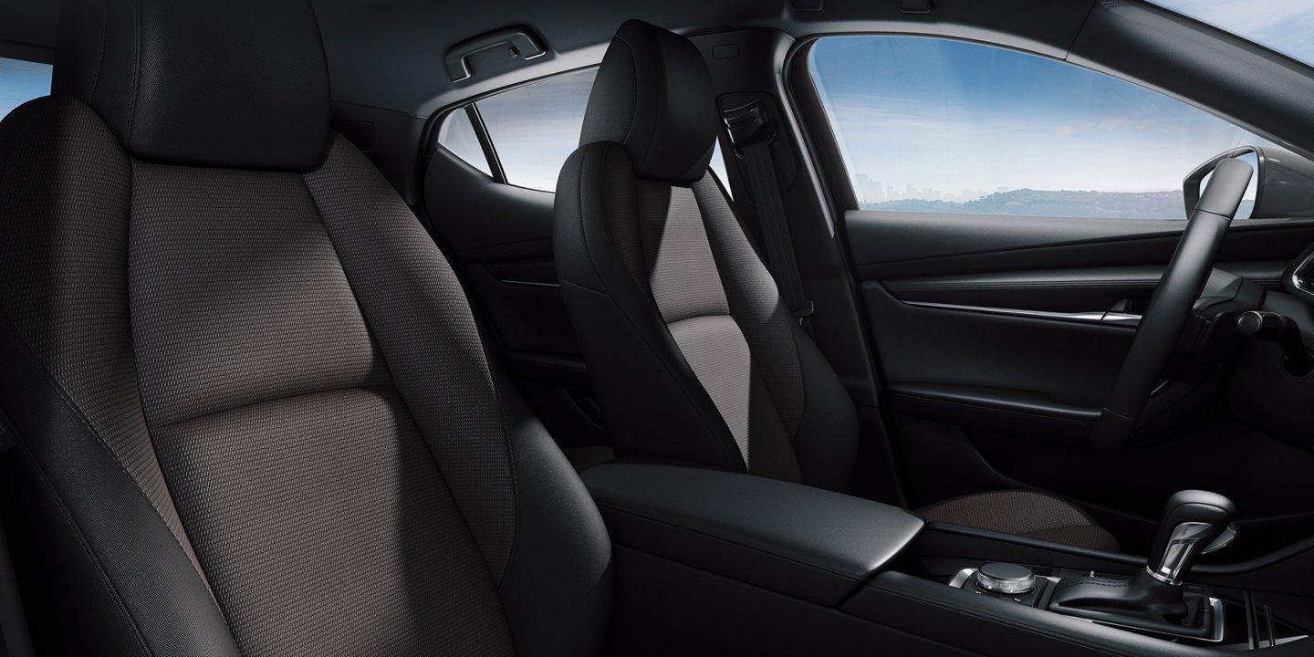 Интерьер/салон нового автомобиля Mazda 3