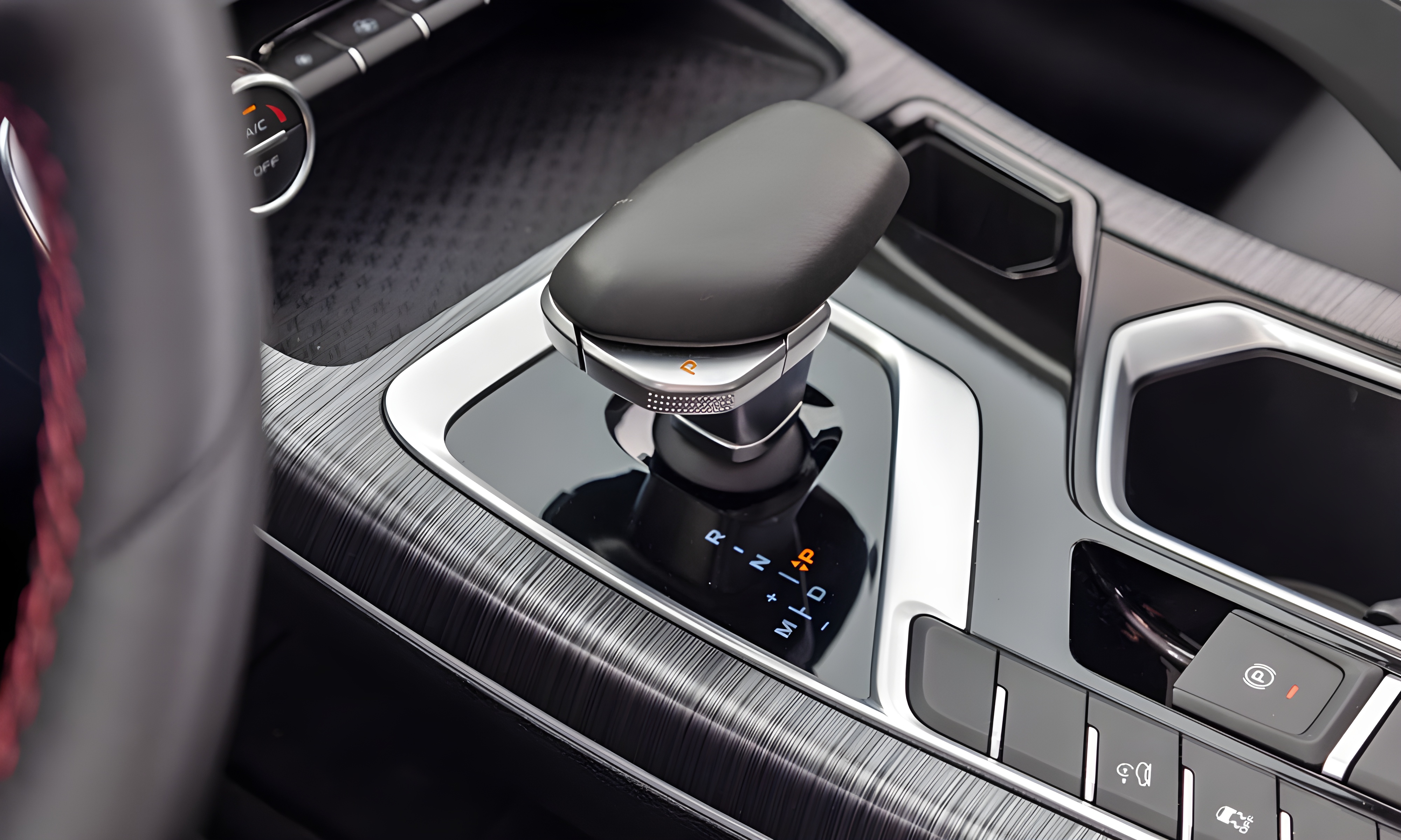 Интерьер/салон нового автомобиля Geely Tugella