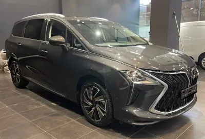 Автомобиль Forthing Yacht, 1.5 л, передний привод, Робот, бензин в наличии в Тюмени