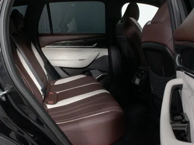Автомобиль Geely Monjaro, 2 л, полный привод, АКПП, бензин в наличии в Новосибирск