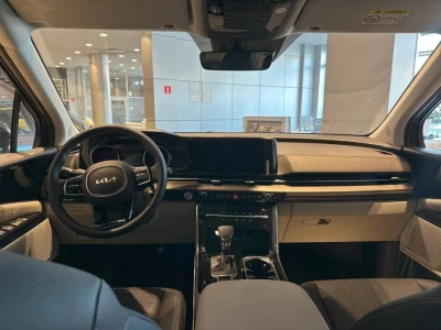 Автомобиль Kia Carnival, 2.2 л, передний привод, АКПП, дизель в наличии в Краснодаре