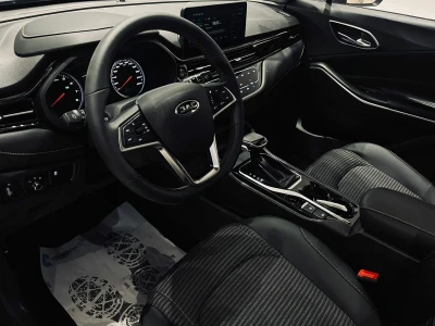 Автомобиль JAC JS4, 1.5 л, передний привод, Вариатор, бензин в наличии в Екатеринбургe