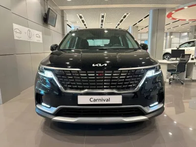 Автомобиль Kia Carnival, 2.2 л, передний привод, АКПП, дизель в наличии в Краснодаре