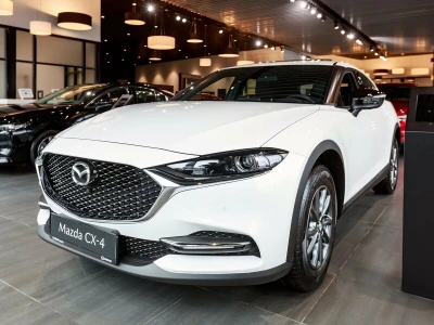 Автомобиль Mazda CX-4, 2 л, передний привод, АКПП, бензин в наличии в Екатеринбург