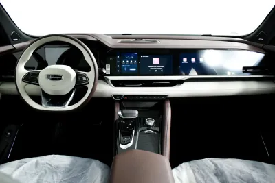 Автомобиль Geely Monjaro, 2 л, полный привод, АКПП, бензин в наличии в Новосибирск