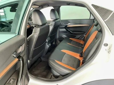 Автомобиль LADA Vesta Cross, 1.6 л, передний привод, МКПП, бензин в наличии в Новосибирске