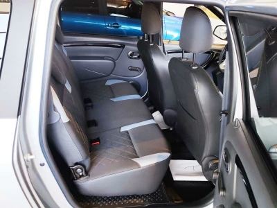 Автомобиль LADA Largus Cross 7 мест, 1.6 л, передний привод, МКПП, бензин в наличии в Новосибирске