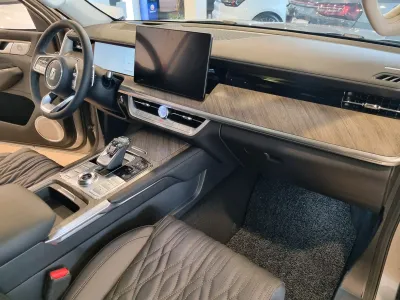 Автомобиль Tank 500, 2 л, полный привод, АКПП, гибрид в наличии в Тюмени