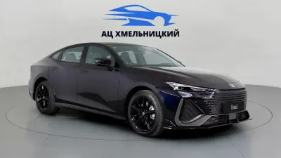 Автомобиль Changan UNI-V, 1.5 л, передний привод, Робот, бензин в наличии в Новосибирск