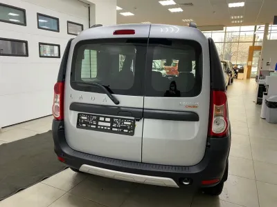 Автомобиль LADA Largus 5 мест, 1.6 л, передний привод, МКПП, бензин в наличии в Новосибирске