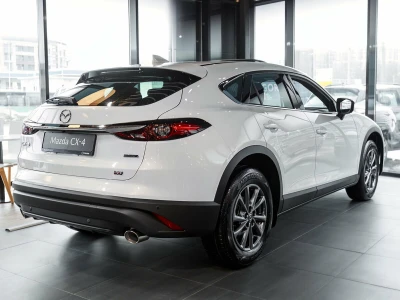 Автомобиль Mazda CX-4, 2 л, передний привод, АКПП, бензин в наличии в Екатеринбург