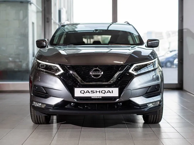 Автомобиль Nissan Qashqai, 1.2 л, передний привод, МКПП, бензин в наличии в Санкт-Петербург