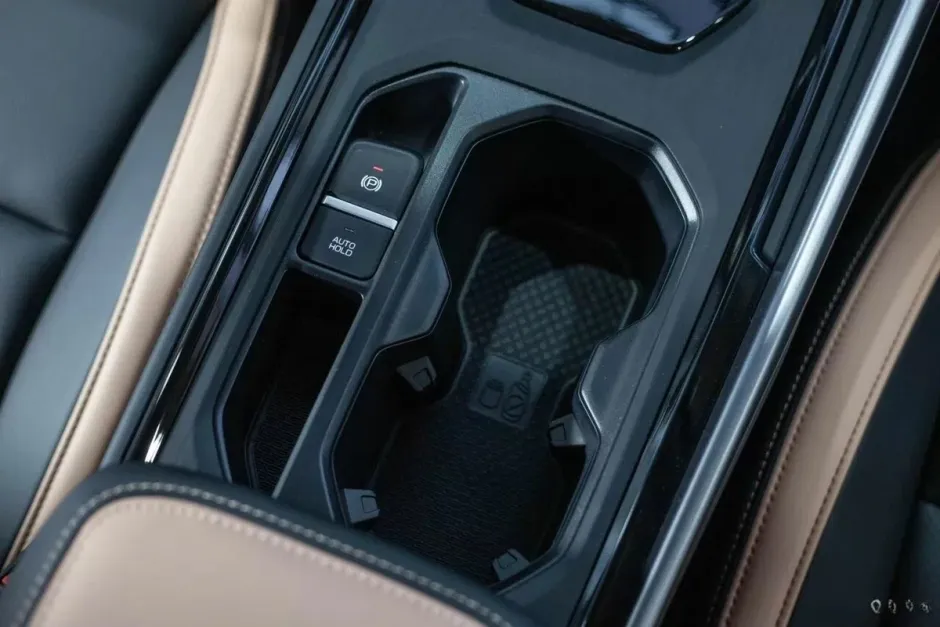 Автомобиль Livan X6 Pro, 1.5 л, передний привод, Робот, бензин в наличии в Краснодаре