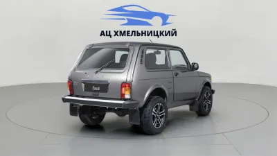 Автомобиль LADA Niva Legend 3D, 1.7 л, полный привод, МКПП, бензин в наличии в Новосибирск