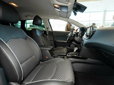 Автомобиль Kia Ceed, 1.6 л, передний привод, АКПП, бензин в наличии в Тюмени