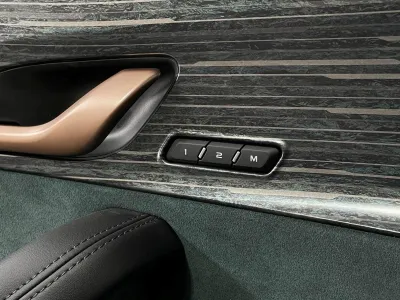 Автомобиль Geely Monjaro, 2 л, полный привод, АКПП, бензин в наличии в Новосибирск