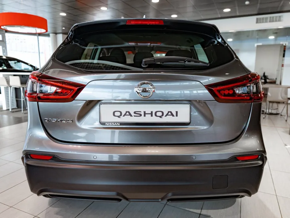 Автомобиль Nissan Qashqai, 2 л, полный привод, Вариатор, бензин в наличии в Санкт-Петербург