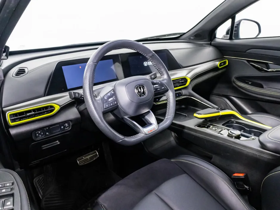 Автомобиль Changan UNI-T, 1.5 л, передний привод, Робот, бензин в наличии в Самаре