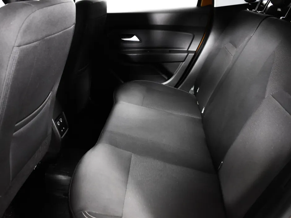 Автомобиль Renault Duster, 1.6 л, полный привод, МКПП, бензин в наличии в Самаре