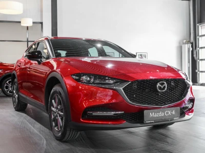 Автомобиль Mazda CX-4, 2 л, передний привод, АКПП, бензин в наличии в Екатеринбург