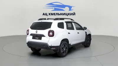 Автомобиль Renault Duster, 1.6 л, передний привод, МКПП, бензин в наличии в Новосибирск