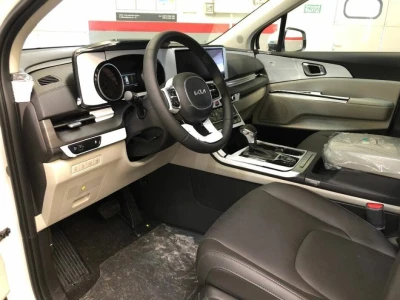 Автомобиль Kia Carnival, 2.2 л, передний привод, АКПП, дизель в наличии в Краснодаре