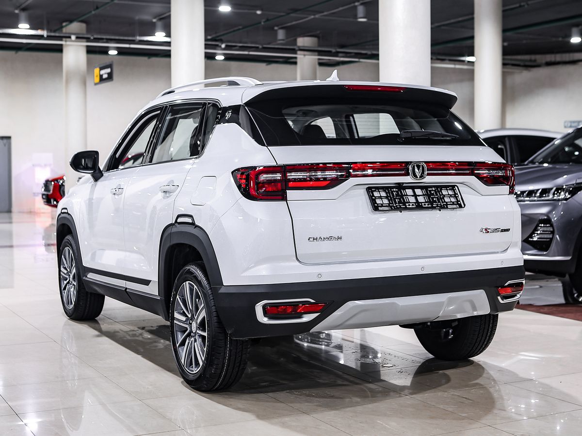 Changan cs35 plus красный. Навигатор чанган 35 плюс. Навигатор чанган 35 плюс. Changan 35 plus. Changan cs35 2020.