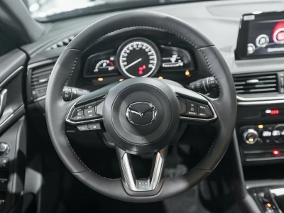 Автомобиль Mazda CX-4, 2 л, передний привод, АКПП, бензин в наличии в Екатеринбург