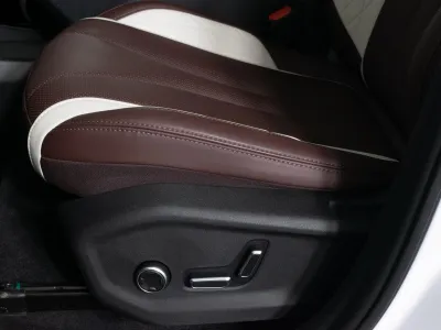 Автомобиль Geely Monjaro, 2 л, полный привод, АКПП, бензин в наличии в Новосибирск